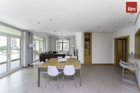 Apartmen di Palm Jumeirah, Dubai, UAE 2 bilik tidur, 208.3 meter persegi № 678456 - foto 3
