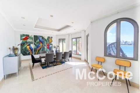 Vila v Palm Jumeirah, Dubai, SAE 4 ložnice, 677.54 m² Č.: 586879 - fotografie 7