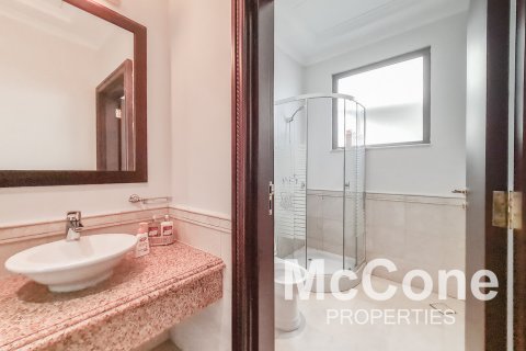 Vila v Palm Jumeirah, Dubai, SAE 4 ložnice, 677.54 m² Č.: 586879 - fotografie 16