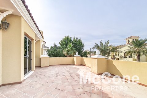 Vila v Palm Jumeirah, Dubai, SAE 4 ložnice, 677.54 m² Č.: 586879 - fotografie 18
