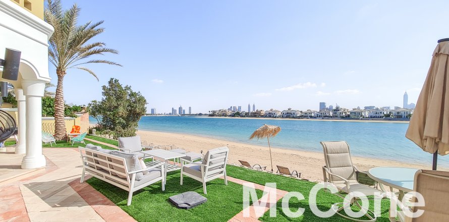 Vila v Palm Jumeirah, Dubai, SAE 4 ložnice, 677.54 m² Č.: 586879