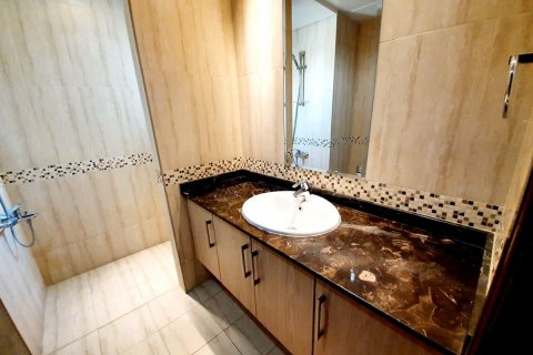 Commercial property in Al Salam Street, Abu Dhabi, UAE 7 bedrooms, 485 sq.m. № 594028 - photo 21