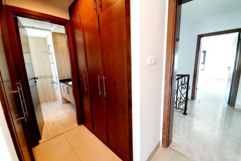 Commercial property in Al Salam Street, Abu Dhabi, UAE 7 bedrooms, 485 sq.m. № 594028 - photo 8
