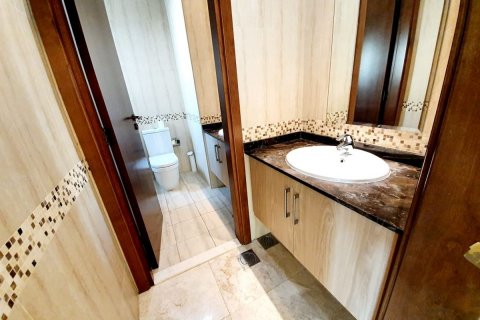 Commercial property in Al Salam Street, Abu Dhabi, UAE 7 bedrooms, 485 sq.m. № 594028 - photo 20