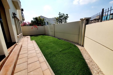 Commercial property in Al Salam Street, Abu Dhabi, UAE 7 bedrooms, 485 sq.m. № 594028 - photo 19