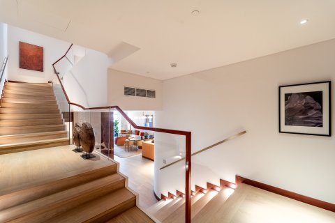 Appartement te koop in Jumeirah, Dubai, VAE 4 slaapkamers, 516 vr.m., nr 696049 - foto 4