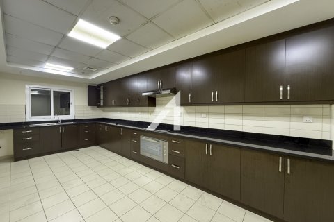 Apartment til leje i Dubai, UAE 3 soveværelser, 244.1 kvm № 658486 - foto 16