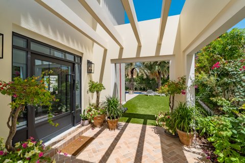 Willa na sprzedaż w Dubai Sports City, Dubai, ZEA 5 sypialnie, 448 mkw., nr 705388 - zdjęcie 3
