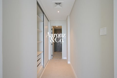Apartment sa Rukan, Dubai, UAE 3 silid-tulugan, 131 sq.m. № 694637 - larawan 3