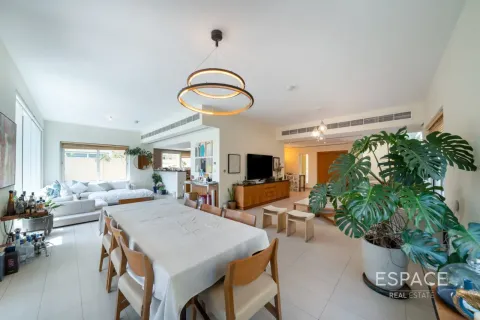 Müüa villa asukohaga Jumeirah Park, Dubai, AÜE: 4 magamistoaga, 455 m² Nr 738005 - pilt 2