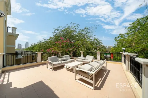 Müüa villa asukohaga Jumeirah Park, Dubai, AÜE: 4 magamistoaga, 455 m² Nr 738005 - pilt 18