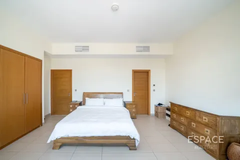 Müüa villa asukohaga Jumeirah Park, Dubai, AÜE: 4 magamistoaga, 455 m² Nr 738005 - pilt 10