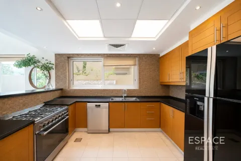 Müüa villa asukohaga Jumeirah Park, Dubai, AÜE: 4 magamistoaga, 455 m² Nr 738005 - pilt 6