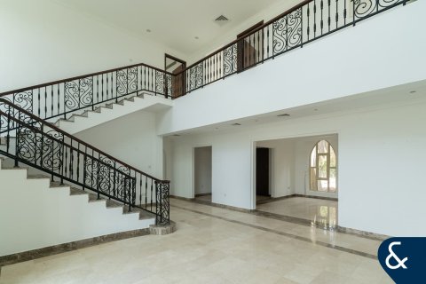 Villa in Jumeirah Islands, Dubai, UAE 4 bedrooms, 497 sq.m. № 666947 - photo 10