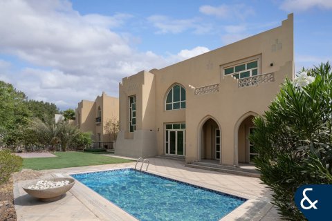 Villa in Jumeirah Islands, Dubai, UAE 4 bedrooms, 497 sq.m. № 666947 - photo 3