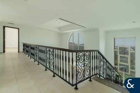 Villa in Jumeirah Islands, Dubai, UAE 4 bedrooms, 497 sq.m. № 666947 - photo 15