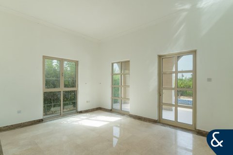 Villa in Jumeirah Islands, Dubai, UAE 4 bedrooms, 497 sq.m. № 666947 - photo 12