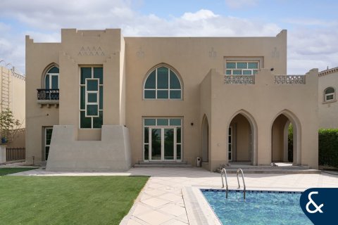 Villa in Jumeirah Islands, Dubai, UAE 4 bedrooms, 497 sq.m. № 666947 - photo 2