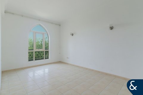 Villa in Jumeirah Islands, Dubai, UAE 4 bedrooms, 497 sq.m. № 666947 - photo 13