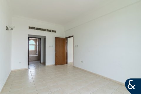 Villa in Jumeirah Islands, Dubai, UAE 4 bedrooms, 497 sq.m. № 666947 - photo 16