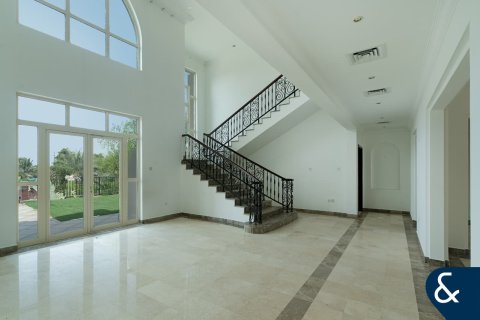 Villa in Jumeirah Islands, Dubai, UAE 4 bedrooms, 497 sq.m. № 666947 - photo 9