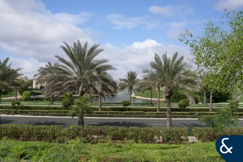 Villa in Jumeirah Islands, Dubai, UAE 4 bedrooms, 497 sq.m. № 666947 - photo 5