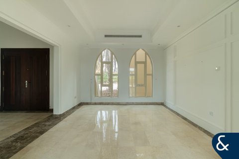 Villa in Jumeirah Islands, Dubai, UAE 4 bedrooms, 497 sq.m. № 666947 - photo 6