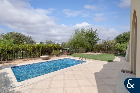 Villa in Jumeirah Islands, Dubai, UAE 4 bedrooms, 497 sq.m. № 666947 - photo 26