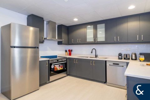 Apartament do wynajęcia w Jumeirah Beach Residence, Dubai, ZEA 3 sypialnie, 179 mkw., nr 688803 - zdjęcie 14