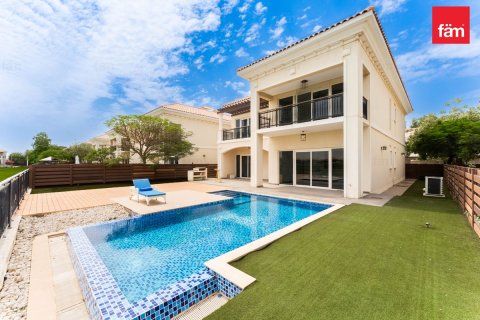 Villa in Dubai, VAE 5 slaapkamers, 595.8 vr.m. nr 701234