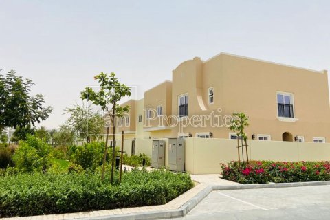 Shtëpi në qytet në Dubai, Emiratet e Bashkuara Arabe 4 dhoma gjumi, 248 m2. № 645805 - Foto 17