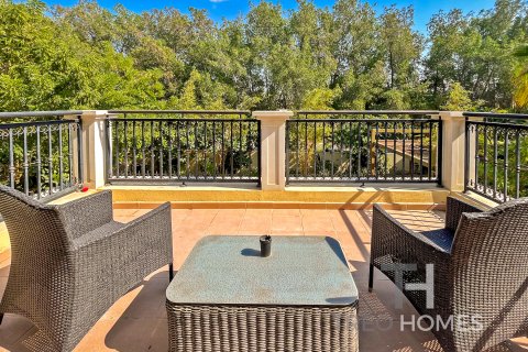 Vilă de închiriat în Jumeirah Park, Dubai, EAU 4 dormitoare, 386 mp.  №590257 - poză 17