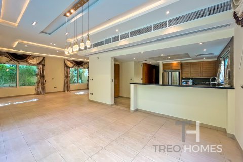 Vilă de închiriat în Jumeirah Park, Dubai, EAU 4 dormitoare, 386 mp.  №590257 - poză 13