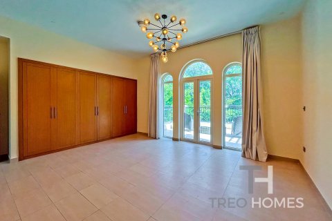 Vilă de închiriat în Jumeirah Park, Dubai, EAU 4 dormitoare, 386 mp.  №590257 - poză 18