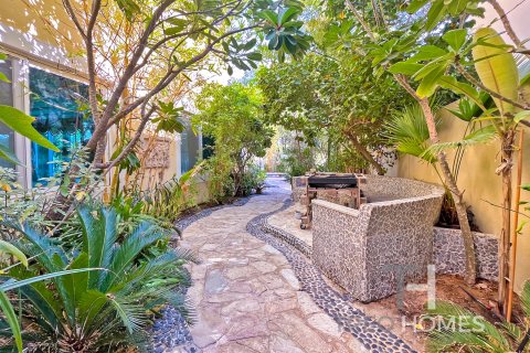 Vilă de închiriat în Jumeirah Park, Dubai, EAU 4 dormitoare, 386 mp.  №590257 - poză 10