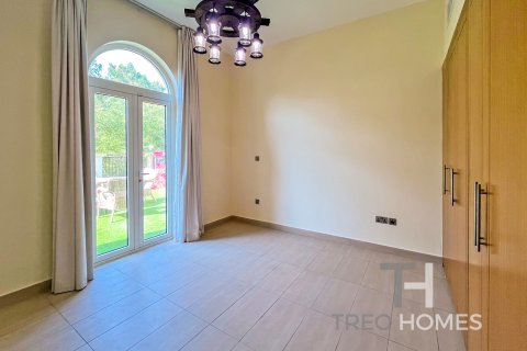 Vilă de închiriat în Jumeirah Park, Dubai, EAU 4 dormitoare, 386 mp.  №590257 - poză 5