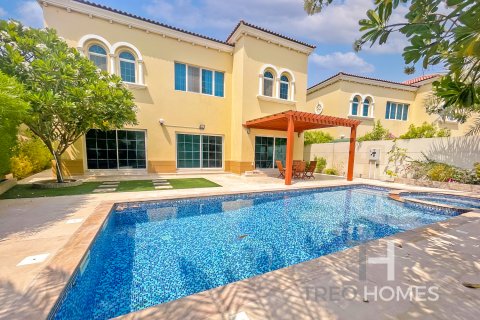 Villa para arrendamento em Jumeirah Park, Dubai, EAU 4 quartos, 314 m2 № 590260 - foto 2