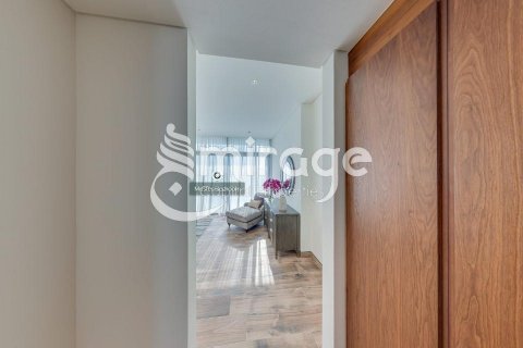 Vilë në Abu Dhabi, Emiratet e Bashkuara Arabe 5 dhoma gjumi, 616.1 m2. № 579642 - Foto 3
