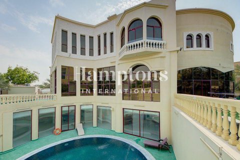 Villa in Emirates Hills, Dubai, UAE 7 bedrooms, 1723.72 sq.m. № 716132