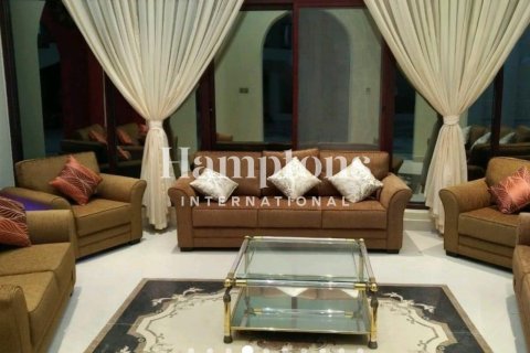 Villa te huur in Emirates Hills, Dubai, VAE 7 slaapkamers, 1723.71947491 vr.m., nr 716132 - foto 27