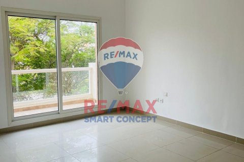 Vilë në Al Reef, Abu Dhabi, Emiratet e Bashkuara Arabe 5 dhoma gjumi, 323.2 m2. № 580516 - Foto 2