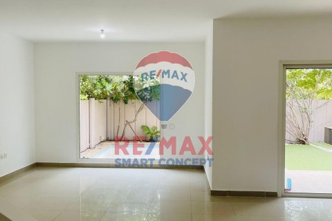 Vilë në Al Reef, Abu Dhabi, Emiratet e Bashkuara Arabe 5 dhoma gjumi, 323.2 m2. № 580516 - Foto 8