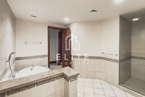 Palm Jumeirah, Dubai, UAE의 임대용 아파트 침실 2개, 176제곱미터 번호 681803 - 사진 4