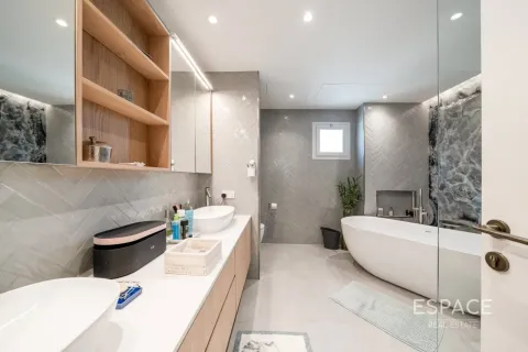 Müüa villa asukohaga Meadows, Dubai, AÜE: 4 magamistoaga, 321 m² Nr 737999 - pilt 13