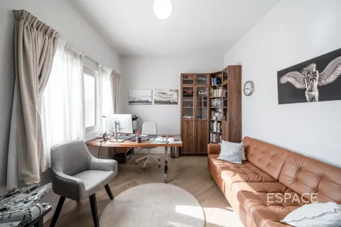 Müüa villa asukohaga Meadows, Dubai, AÜE: 4 magamistoaga, 321 m² Nr 737999 - pilt 10