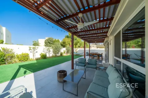 Müüa villa asukohaga Meadows, Dubai, AÜE: 4 magamistoaga, 321 m² Nr 737999 - pilt 19
