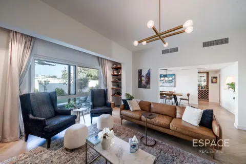 Müüa villa asukohaga Meadows, Dubai, AÜE: 4 magamistoaga, 321 m² Nr 737999 - pilt 4