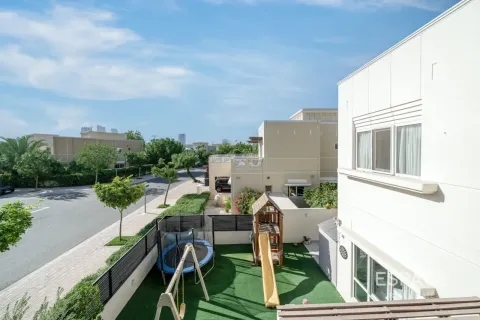 Müüa villa asukohaga Meadows, Dubai, AÜE: 4 magamistoaga, 321 m² Nr 737999 - pilt 17