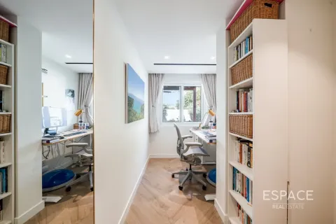 Müüa villa asukohaga Meadows, Dubai, AÜE: 4 magamistoaga, 321 m² Nr 737999 - pilt 11