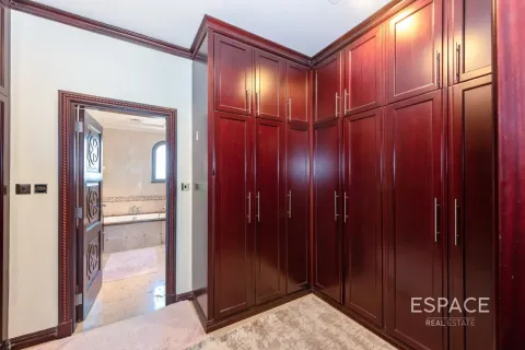 Vila u gradu Palm Jumeirah, Dubai, UAE 6 spavaće sobe, 650 m2 Br. 737997 - Slika 12